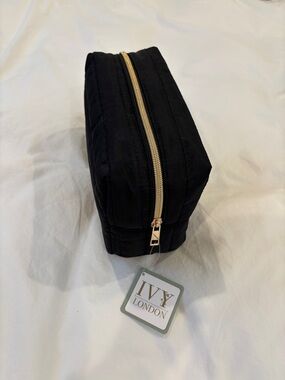 Ivy London Cosmetics/Toiletry Bag